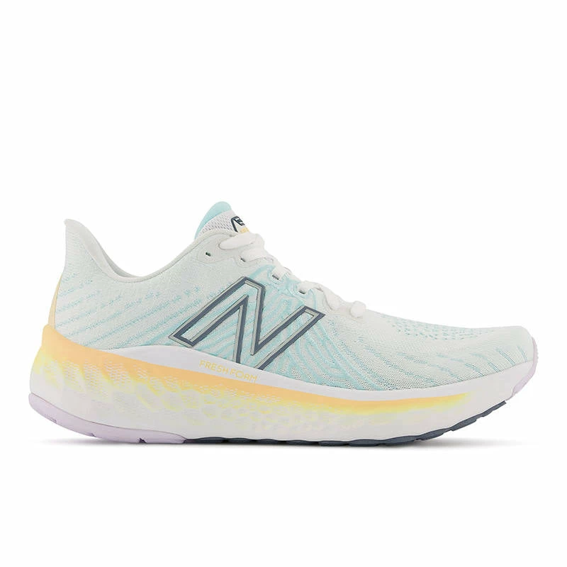 Women's New Balance Vongo V5 - WVNGOWM5